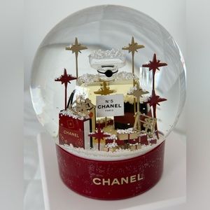 AUTHENTIC CHANEL Christmas exclusive gift from CHANEL to special customers.